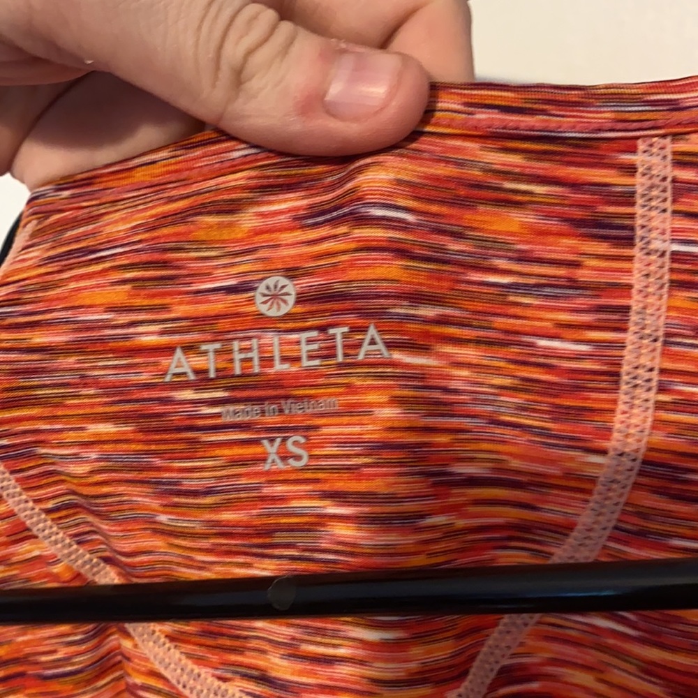 Athleta tank top with pocket - Picture 7 of 8